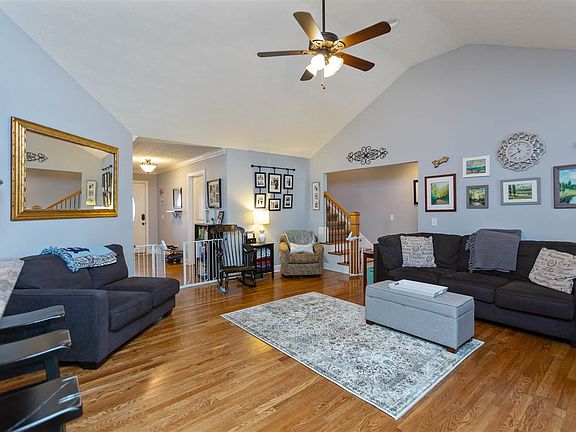 5th image of 239 Ashton Ct