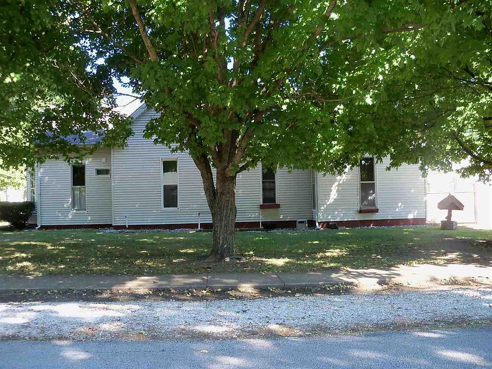 2nd image of 125 W Main St
