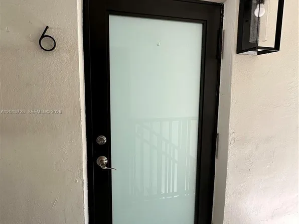 536 SW 7th St APT 6, Miami, FL 33130