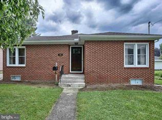 56 W I St, Carlisle, PA