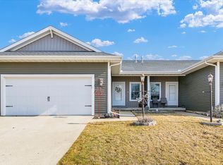 3327 Boulder Ridge Dr, Champaign, IL 61822