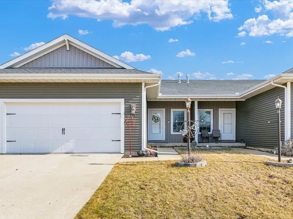 3327 Boulder Ridge Dr, Champaign, IL 61822