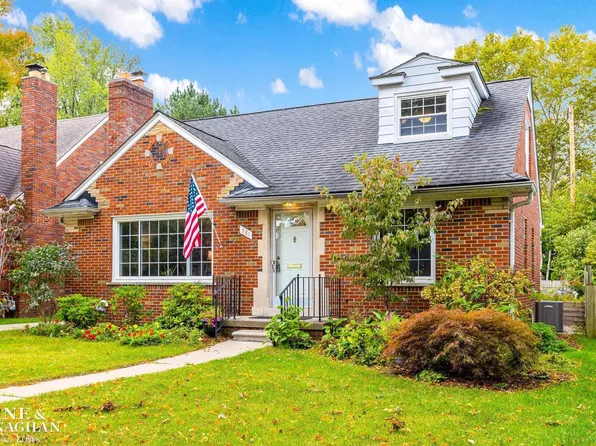 781 University Pl, Grosse Pointe, MI 48230