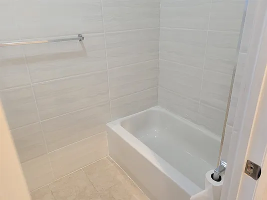 Rented by Virtual Real Estate | media 32