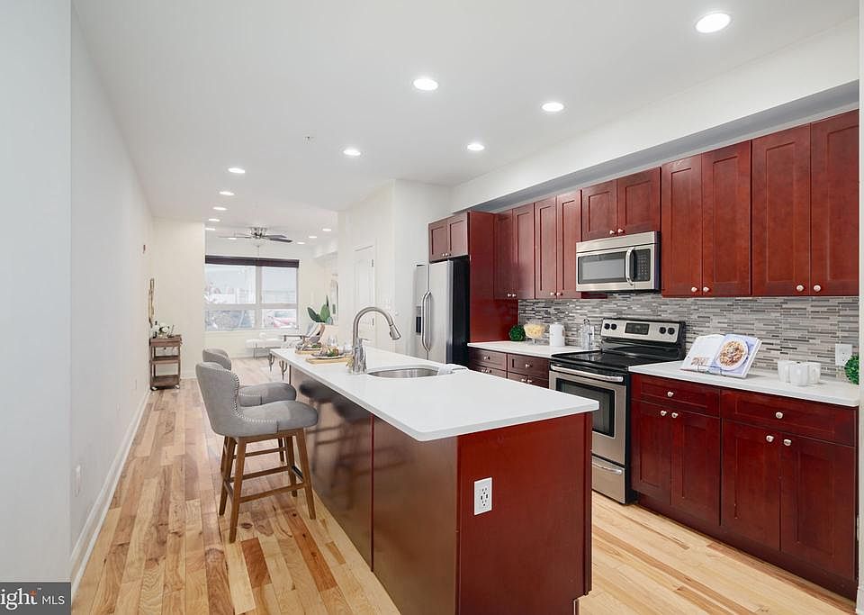 1st image of 821 N 15th St APT 1