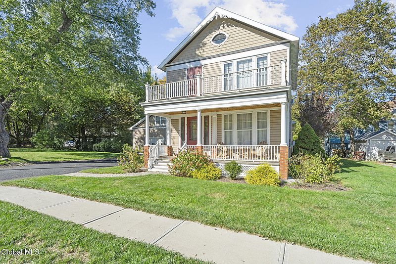 3rd image of 101 Fairview Avenue