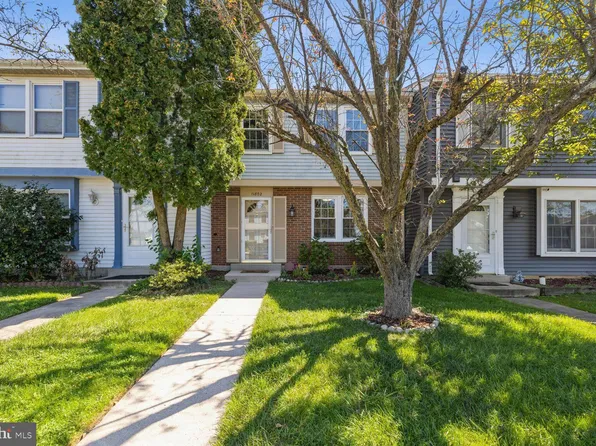 11802 Elderberry Dr, Germantown, MD 20876
