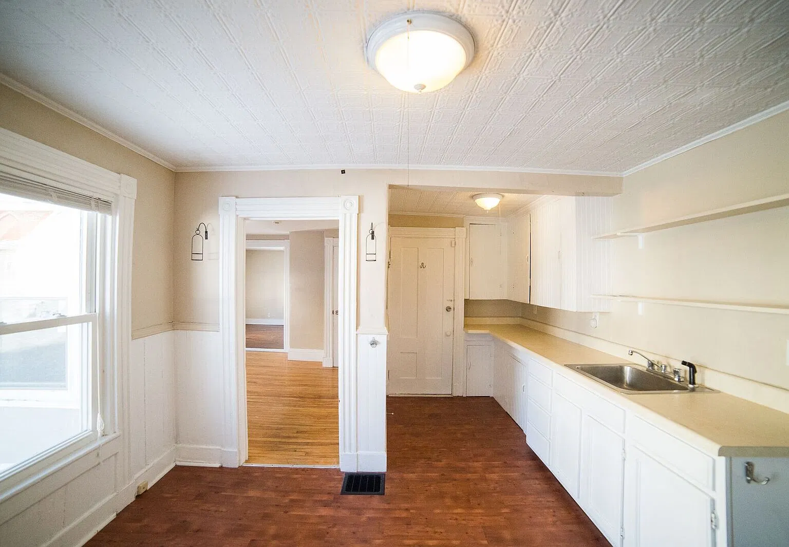 11-13 Cottage St - 11 — Photo 3
