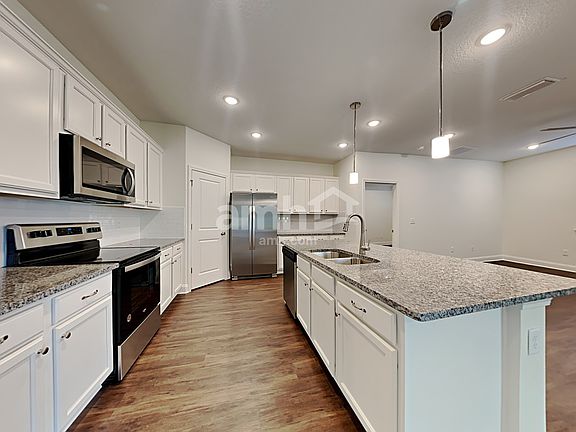 4th image of 219 Banyan Forest Dr