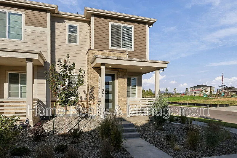 3 bed, 2.5 bath, 1547 sqft, $2,650 — Photo 2