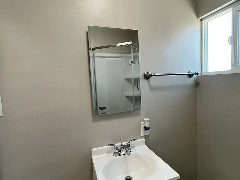 1017 Pacific Ave Long Beach, Ca 90813 — Photo 9