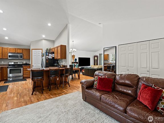 5th image of 22345 SE Bluewater Drive