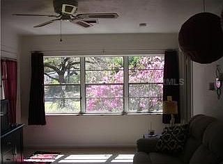 4th image of 1402 Forest Dr