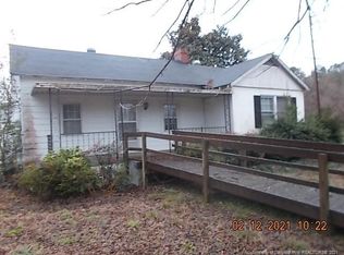 907 River Rd, Fayetteville, NC 28312