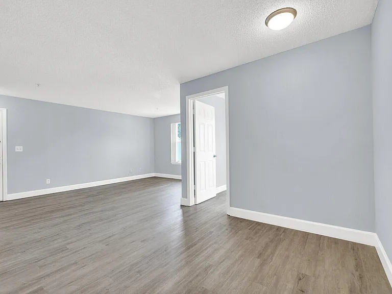 2301 N Congress Ave #25 — Photo 6
