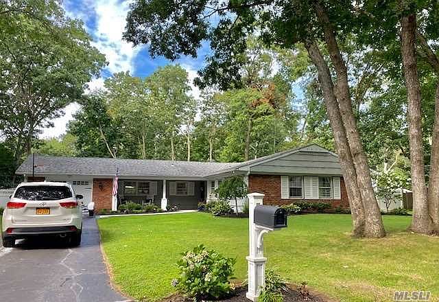 1st image of 14 Sandstone Ln
