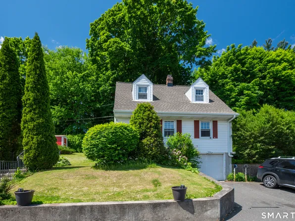 6 Robinview Terrace, Danbury, CT 06810