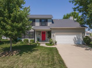 3106 Eagle Creek Dr, Bloomington, IL 61704