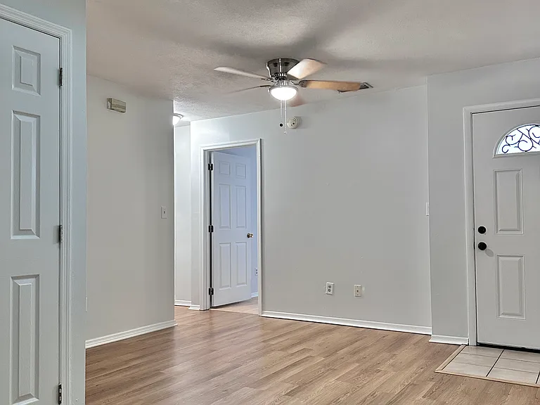 1015 Alba Dr #1015 — Photo 4
