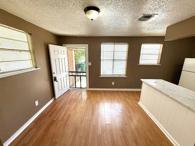 1829 E Highland Blvd — Photo 7