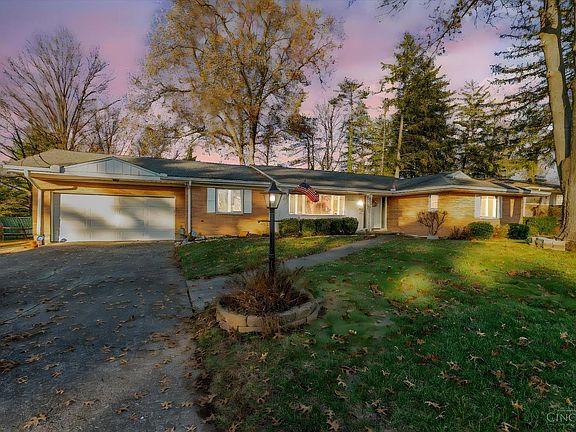 2nd image of 1068 Spruceglen Dr