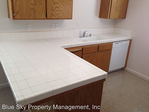 4th image of 2243 W Lark Ave