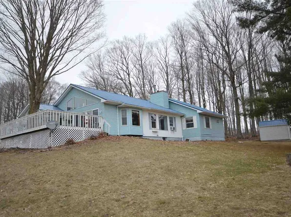 111 Hillcrest Dr, East Jordan, MI 49727