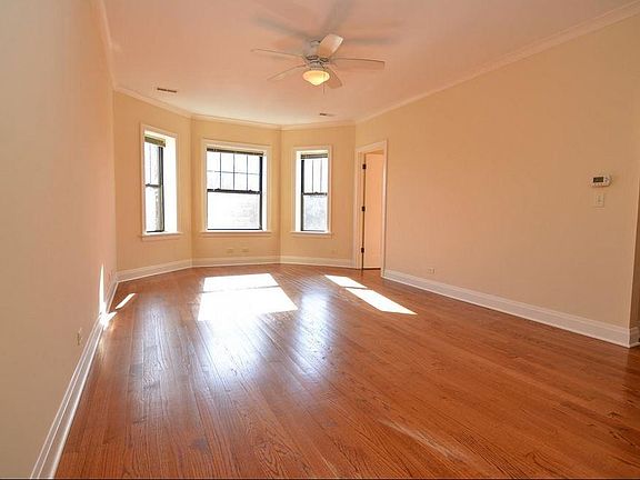 2nd image of 4816 N Hermitage Ave APT 1E