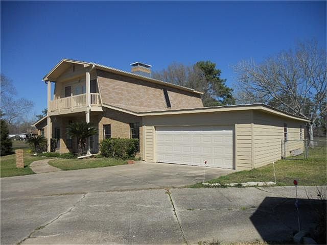 1st image of 207 Deep Woods Ln