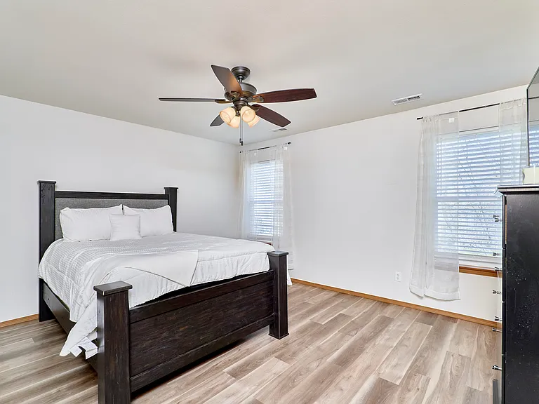 206 Waterside Crossing Ct — Photo 17