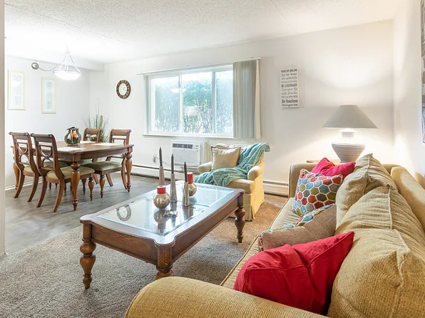 Westchester Towers Apartments, 35700 E Michigan Ave #7-201, Wayne, MI 48184