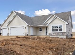 1643 72nd Ave, Hammond, WI 54015