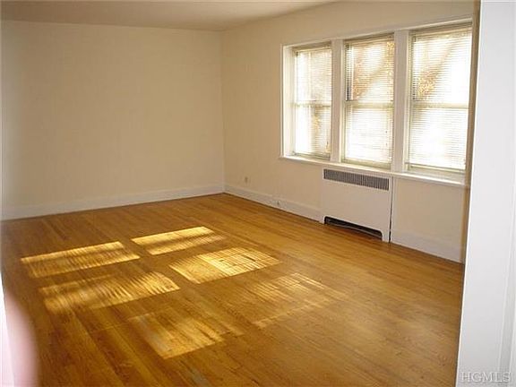 2nd image of 5414 Arlington Ave APT J24