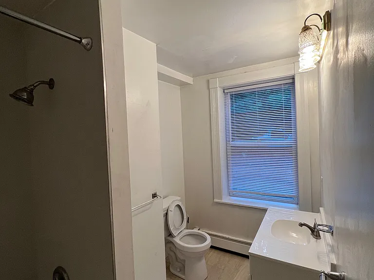 200 N Pearl St #2 — Photo 6