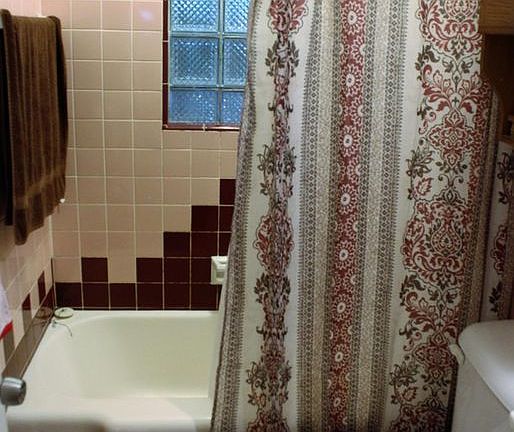 4th image of 3071 Veazey Ave