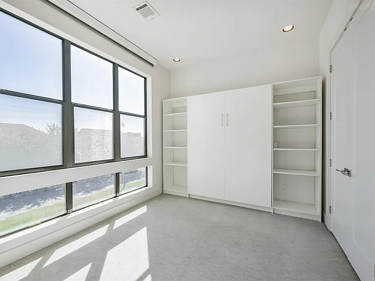 2824 Clay St — Photo 30