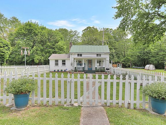 2nd image of 6826 Red Bird Ln