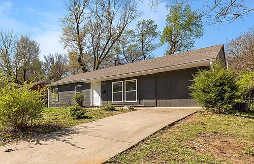 10716 Ewing Ave Photo 1