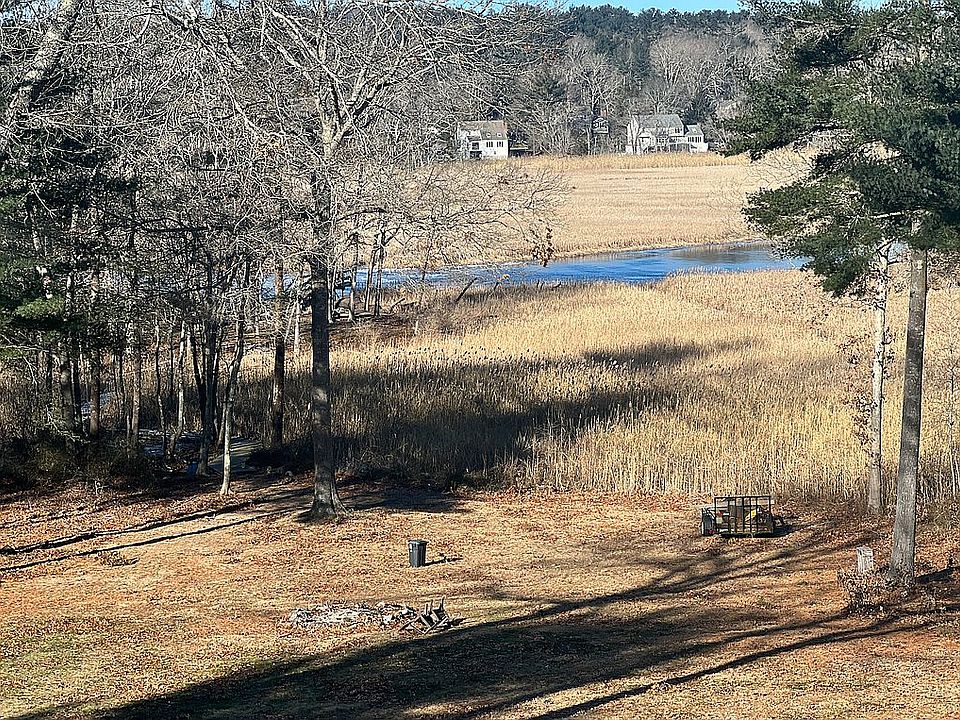 2nd image of 25 Old Landing Rd