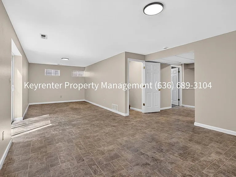 419 Omar Ct — Photo 26