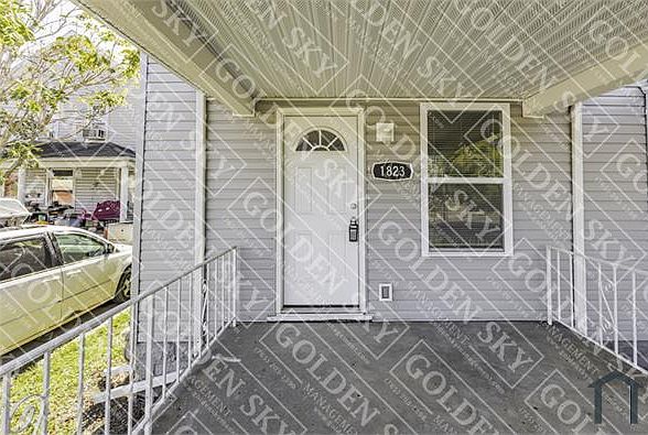 2nd image of 1823 Grand Ave