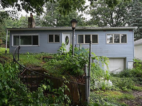 2nd image of 7048 N Cottage Grove Ave