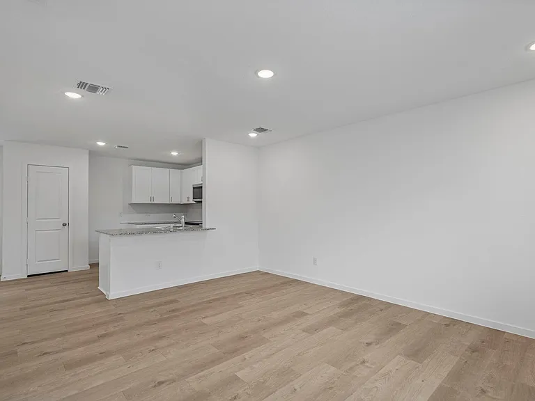 30514 Wolfburn St — Photo 4