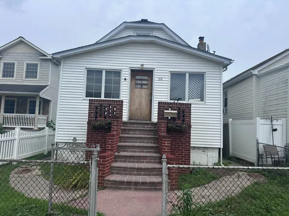 53 Ostend Rd, Island Park, NY 11558