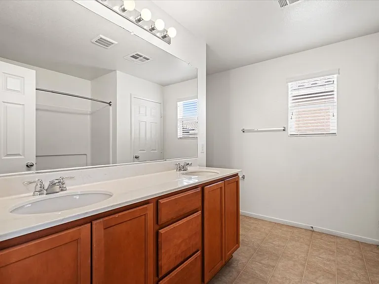 8640 Bella Sparkle Ave — Photo 17