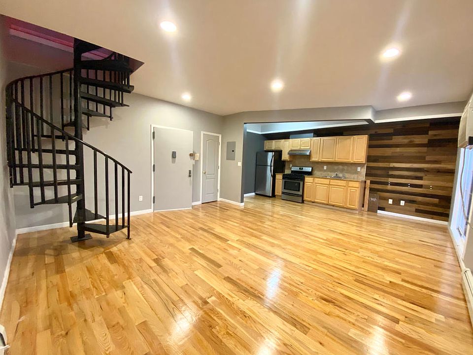 1st image of 20-26 Steinway St #3L
