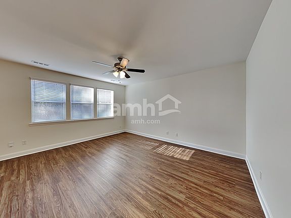 5th image of 440 Charity Ln