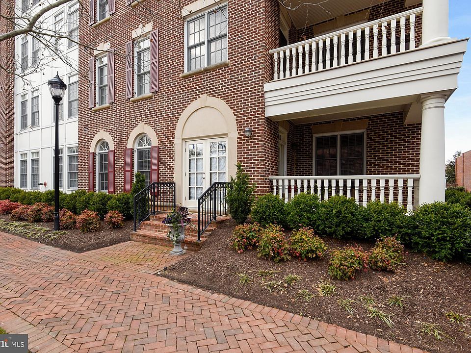 1st image of 635 1st St APT 103