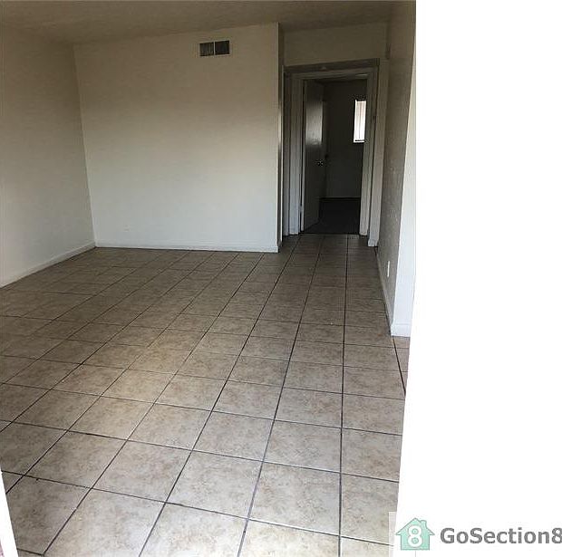 1st image of 2531 Clara Ln