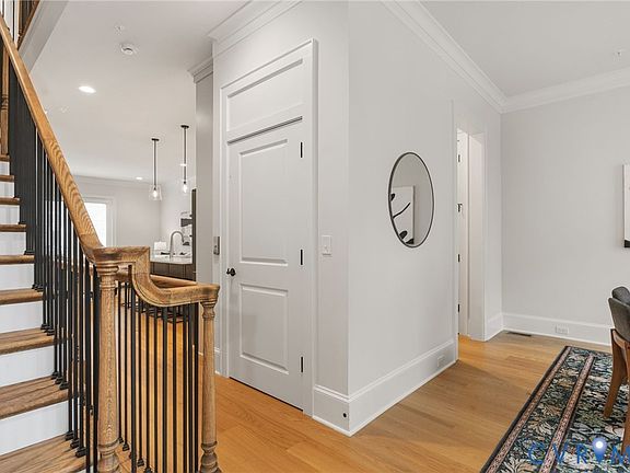 5th image of 345 Becklow Ave